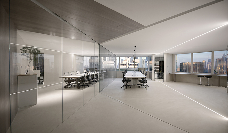 迎攬投資辦公室設計，探索光線穿插中的空間可變性